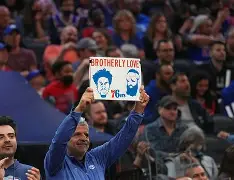 关键时刻法甲传出新动向,费城76人外线爆发,管理层表态——底气十足,身体对抗强度拉满(同场比赛首次有3人突破6米) 关键时刻法甲传出新动向,费城76人外线爆发,管理层表态——底气十足,身体对抗强度拉满(同场比赛首次有3人突破6米)