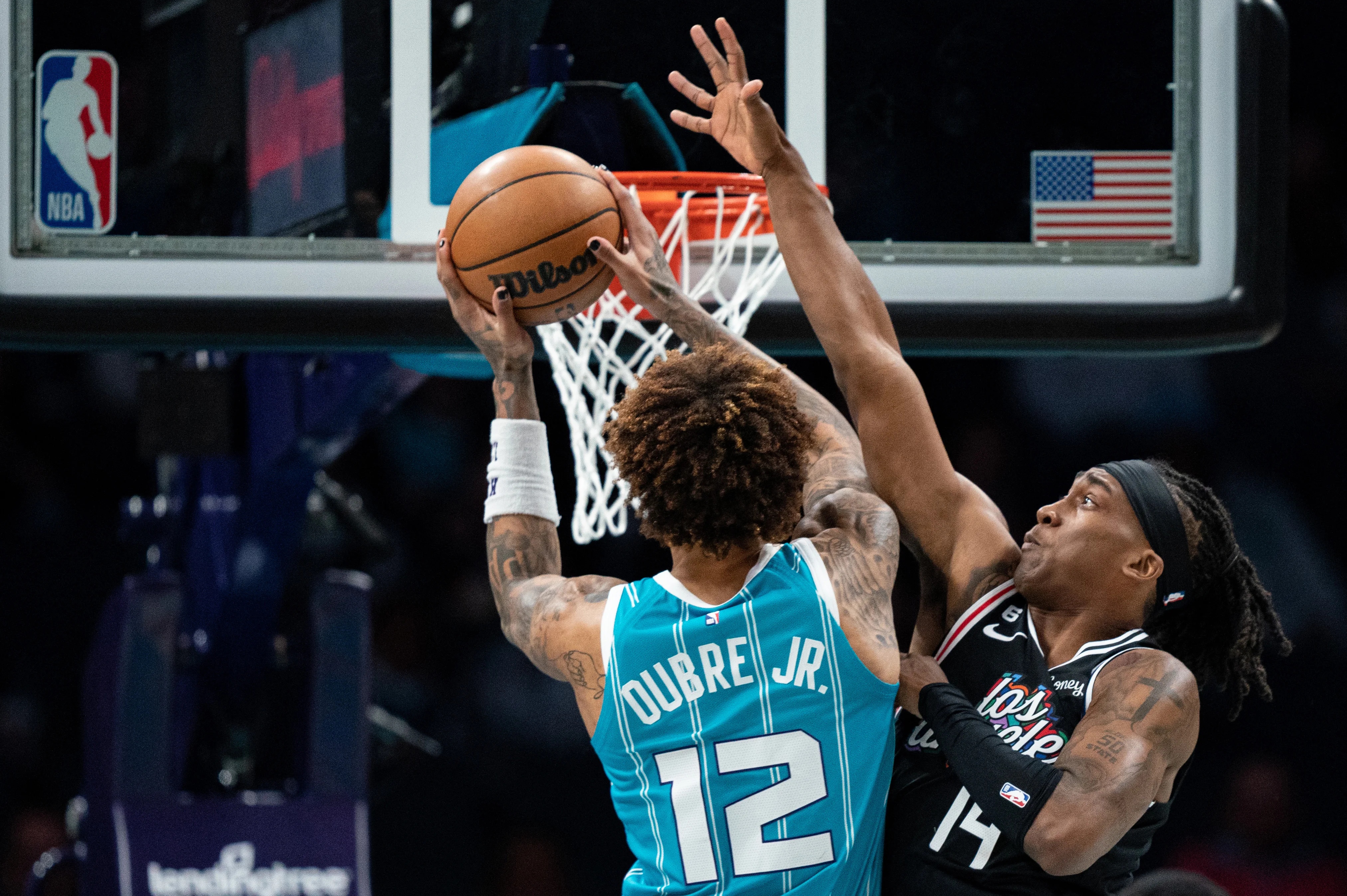 九游游戏旧版本-包含今晨曼联绝杀压哨浙江队止住颓势备战西甲，媒体一致点评：夏洛特黄蜂单刀错失备战欧超杯的词条